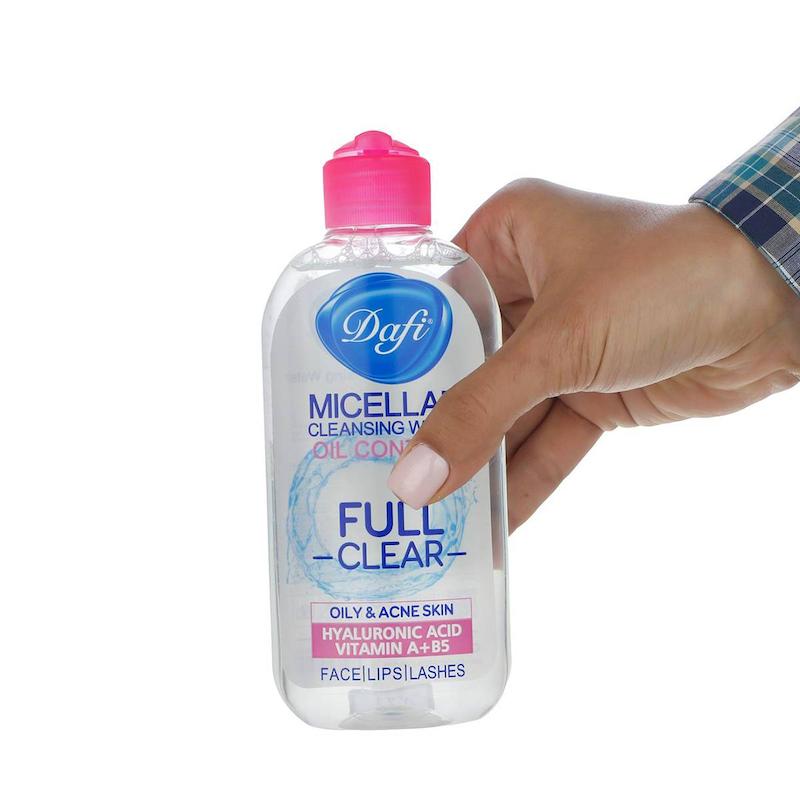 محلول پاک‌کنندۀ آرایش دافی مدل Oil Control مناسب پوست‌های چرب و جوش‌دار حجم 200 میلی لیتر