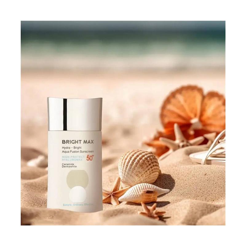 فلوئید ضدآفتاب بی‌رنگ برایت مکس مدل Hydra Bright ‌مناسب انواع پوست SPF50 حجم 50 میلی‌لیتر