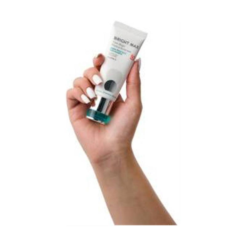 ضد آفتاب فیزیکال بی رنگ برایت مکس مدل Tone Bright با SPF 50 حجم 40 میلی لیتر