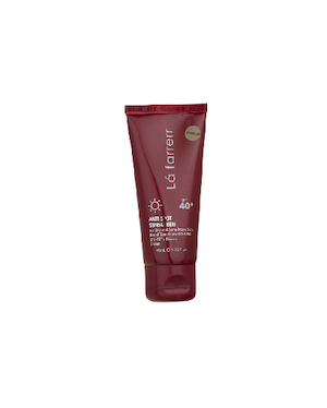 کرم ضدآفتاب لافارر مخصوص پوست چرب و مستعد آکنه دارای +SPF40 رنگ برنز حجم ۴۰ میلی لیتر