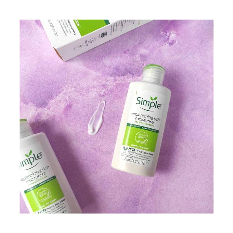 کرم آبرسان و مرطوب کنندۀ سیمپل مدل Rich حجم 125 میلی لیتر