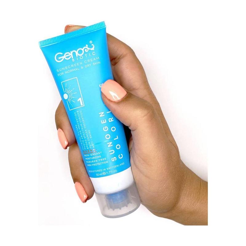ضد آفتاب ژنوبایوتیک بی رنگ مدل SUNOGEN  مناسب پوست خشک با SPF50 حجم 50 میلی لیتر  